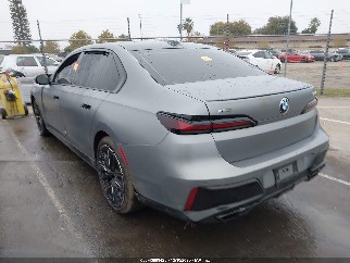 2024 Bmw 7 Series, VIN WBA33EJ0XRCP00908. Фото 3 з 6 з аукціону IAAI. Каталог авто зі США OpenDataCar.