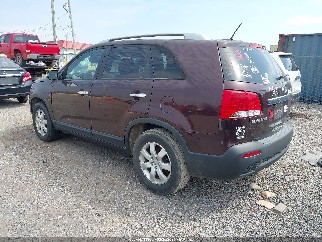 2013 Kia Sorento, VIN 5XYKT3A6XDG387709. Zdjęcie 3 z 6 z aukcji IAAI. Katalog aut z USA OpenDataCar.