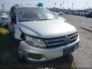 2016 Volkswagen Tiguan, VIN WVGAV7AX0GW585322. Zdjęcie 1 z 6 z aukcji IAAI. Katalog aut z USA OpenDataCar.