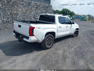 2024 Toyota Tacoma, VIN 3TYLB5JN8RT024494. Фото 4 з 6 з аукціону IAAI. Каталог авто зі США OpenDataCar.
