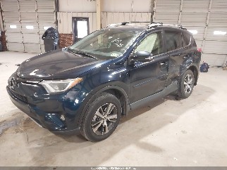 2018 Toyota RAV4, VIN JTMRFREV3JJ244283. Фото 2 з 6 з аукціону IAAI. Каталог авто зі США OpenDataCar.