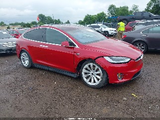 2017 Tesla Model X, VIN 5YJXCDE22HF054694. Фото 1 из 6 с аукциона IAAI. Каталог авто из США OpenDataCar.