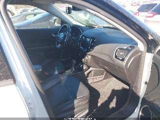 2020 Jeep Compass, VIN 3C4NJCCB3LT198503. Фото 5 з 6 з аукціону IAAI. Каталог авто зі США OpenDataCar.