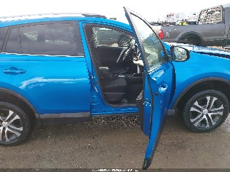 2017 Toyota RAV4, VIN JTMBFREV7HD210938. Фото 5 з 6 з аукціону IAAI. Каталог авто зі США OpenDataCar.