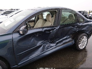 2011 Volvo S40, VIN YV1672MSXB2540664. Фото 6 из 6 с аукциона IAAI. Каталог авто из США OpenDataCar.