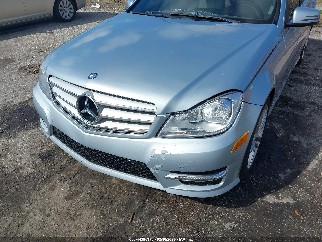 2013 Mercedes-benz C-Class, VIN WDDGF4HB1DR257413. Фото 6 з 6 з аукціону IAAI. Каталог авто зі США OpenDataCar.
