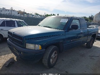 1998 Dodge Ram 1500, VIN 3B7HC12Y7WG119025. Фото 2 з 6 з аукціону IAAI. Каталог авто зі США OpenDataCar.