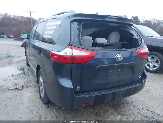 2018 Toyota Sienna, VIN 5TDKZ3DC6JS959485. Фото 3 з 6 з аукціону IAAI. Каталог авто зі США OpenDataCar.