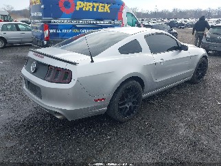 2014 Ford Mustang, VIN 1ZVBP8AM0E5279834. Фото 4 з 6 з аукціону IAAI. Каталог авто зі США OpenDataCar.