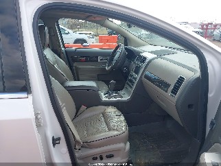 2010 Lincoln MKX, VIN 2LMDJ8JC2ABJ16029. Фото 5 з 6 з аукціону IAAI. Каталог авто зі США OpenDataCar.