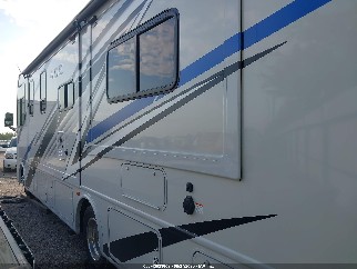 2025 Ford F53, VIN 1F65F5DN5R0A00888. Фото 3 из 6 с аукциона IAAI. Каталог авто из США OpenDataCar.