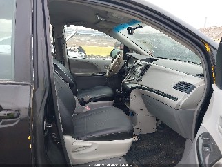 2014 Toyota Sienna, VIN 5TDZK3DC9ES439919. Фото 5 з 6 з аукціону IAAI. Каталог авто зі США OpenDataCar.
