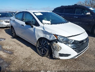 2024 Nissan Versa, VIN 3N1CN8DV2RL842411. Фото 1 з 6 з аукціону IAAI. Каталог авто зі США OpenDataCar.