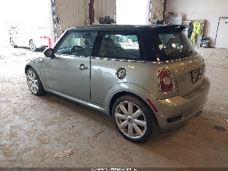 2010 Mini Cooper, VIN WMWMF7C50ATZ70749. Фото 3 из 6 с аукциона IAAI. Каталог авто из США OpenDataCar.
