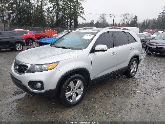 2013 Kia Sorento, VIN 5XYKUDA26DG378411. Фото 2 з 6 з аукціону IAAI. Каталог авто зі США OpenDataCar.