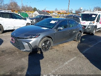2025 Toyota Camry, VIN 4T1DBADK2SU522729. Zdjęcie 2 z 6 z aukcji IAAI. Katalog aut z USA OpenDataCar.