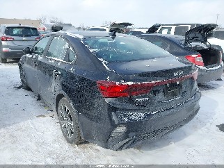 2023 Kia Forte, VIN 3KPF24AD5PE630451. Фото 3 з 6 з аукціону IAAI. Каталог авто зі США OpenDataCar.