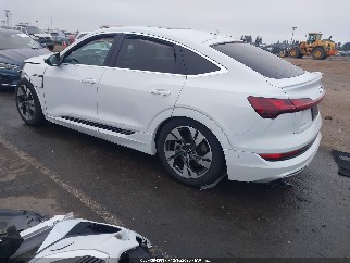 2023 Audi e-tron Sportback, VIN WA12AAGE9PB016879. Фото 3 из 6 с аукциона IAAI. Каталог авто из США OpenDataCar.