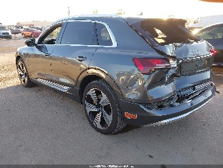 2019 Audi e-tron, VIN WA1VAAGE8KB006463. Фото 3 из 6 с аукциона IAAI. Каталог авто из США OpenDataCar.