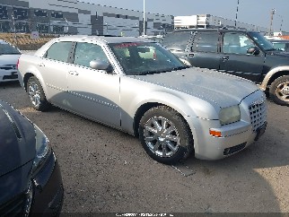 2007 Chrysler 300, VIN 2C3KA53G17H762548. Zdjęcie 1 z 6 z aukcji IAAI. Katalog aut z USA OpenDataCar.