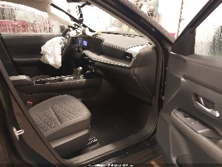 2025 Nissan Kicks, VIN 3N8AP6CA7SL334558. Фото 5 з 6 з аукціону IAAI. Каталог авто зі США OpenDataCar.