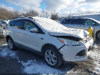 2013 Ford Escape, VIN 1FMCU9HX5DUB35900. Фото 1 з 6 з аукціону IAAI. Каталог авто зі США OpenDataCar.