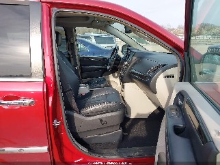 2016 Chrysler Town & Country, VIN 2C4RC1CG3GR104270. Фото 5 з 6 з аукціону IAAI. Каталог авто зі США OpenDataCar.