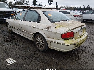 2002 Hyundai Sonata, VIN KMHWF35H72A611953. Фото 3 из 6 с аукциона IAAI. Каталог авто из США OpenDataCar.