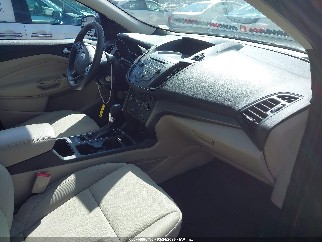 2017 Ford Escape, VIN 1FMCU9GD8HUD90067. Фото 5 из 6 с аукциона IAAI. Каталог авто из США OpenDataCar.