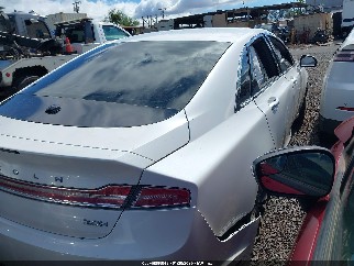 2017 Lincoln MKZ, VIN 3LN6L5MU7HR630357. Фото 4 из 6 с аукциона IAAI. Каталог авто из США OpenDataCar.