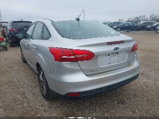 2017 Ford Focus, VIN 1FADP3FE1HL302527. Фото 3 з 6 з аукціону IAAI. Каталог авто зі США OpenDataCar.