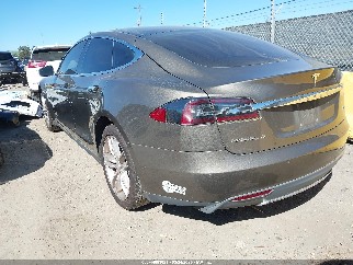 2015 Tesla Model S, VIN 5YJSA1E13FF113464. Фото 3 з 6 з аукціону IAAI. Каталог авто зі США OpenDataCar.