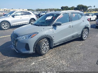 2023 Nissan Kicks, VIN 3N1CP5CV7PL496573. Фото 2 з 6 з аукціону IAAI. Каталог авто зі США OpenDataCar.