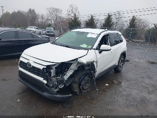 2019 Toyota RAV4, VIN JTMG1RFV1KJ017695. Фото 2 з 6 з аукціону IAAI. Каталог авто зі США OpenDataCar.