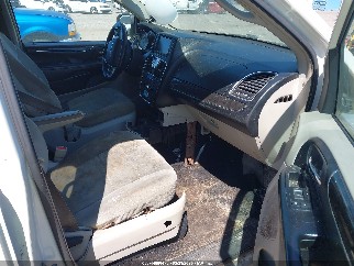 2011 Chrysler Town & Country, VIN 2A4RR5DG4BR745595. Photo 5 of 6 from IAAI auction. OpenDataCar US salvage catalog.