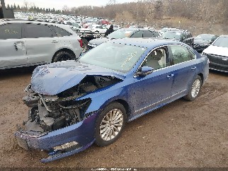 2017 Volkswagen Passat, VIN 1VWBT7A33HC048844. Фото 2 з 6 з аукціону IAAI. Каталог авто зі США OpenDataCar.