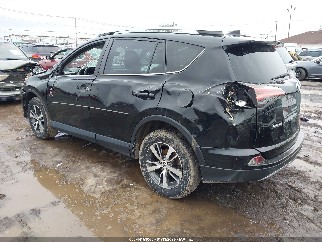 2018 Toyota RAV4, VIN 2T3RFREV2JW734831. Фото 3 из 6 с аукциона IAAI. Каталог авто из США OpenDataCar.