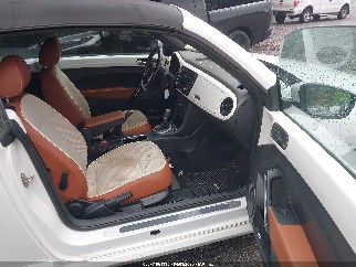 2017 Volkswagen Beetle, VIN 3VW517AT5HM808516. Фото 5 з 6 з аукціону IAAI. Каталог авто зі США OpenDataCar.
