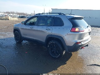 2019 Jeep Cherokee, VIN 1C4PJMBN4KD256908. Фото 3 з 6 з аукціону IAAI. Каталог авто зі США OpenDataCar.
