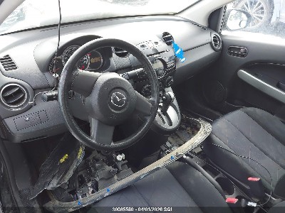 2014 Mazda 2, VIN JM1DE1KY4E0180019. Zdjęcie 5 z 6 z aukcji IAAI. Katalog aut z USA OpenDataCar.