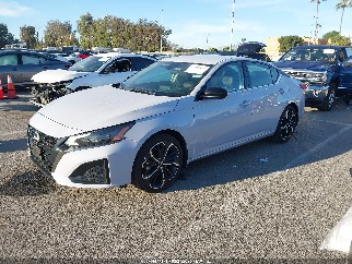 2025 Nissan Altima, VIN 1N4BL4CV8SN341530. Фото 2 з 6 з аукціону IAAI. Каталог авто зі США OpenDataCar.