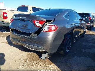 2015 Chrysler 200, VIN 1C3CCCAB9FN505119. Zdjęcie 4 z 6 z aukcji IAAI. Katalog aut z USA OpenDataCar.