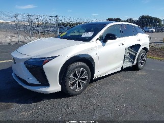 2024 Lexus RZ 300e, VIN JTJABABB0RA003620. Фото 2 из 6 с аукциона IAAI. Каталог авто из США OpenDataCar.