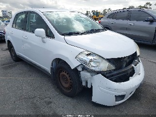2007 Nissan Versa, VIN 3N1BC11E27L435781. Фото 1 з 6 з аукціону IAAI. Каталог авто зі США OpenDataCar.
