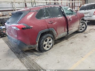 2019 Toyota RAV4, VIN 2T3P1RFV4KW038039. Фото 4 з 6 з аукціону IAAI. Каталог авто зі США OpenDataCar.