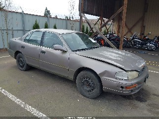 1993 Toyota Camry, VIN 4T1SK12EXPU163187. Фото 1 з 6 з аукціону IAAI. Каталог авто зі США OpenDataCar.