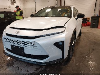 2025 Toyota Crown, VIN JTDACAAJ0S3017651. Фото 2 з 6 з аукціону IAAI. Каталог авто зі США OpenDataCar.