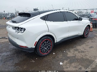 2025 Ford Mustang Mach-E, VIN 3FMTK3R79SMA13477. Фото 4 з 6 з аукціону IAAI. Каталог авто зі США OpenDataCar.