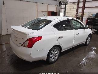 2013 Nissan Versa, VIN 3N1CN7APXDL820648. Фото 4 з 6 з аукціону IAAI. Каталог авто зі США OpenDataCar.