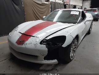 2012 Chevrolet Corvette, VIN 1G1YE2DW5C5104126. Фото 2 из 6 с аукциона IAAI. Каталог авто из США OpenDataCar.